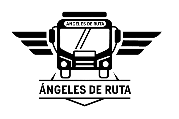 Ángel de Ruta inspeccionando un vehículo